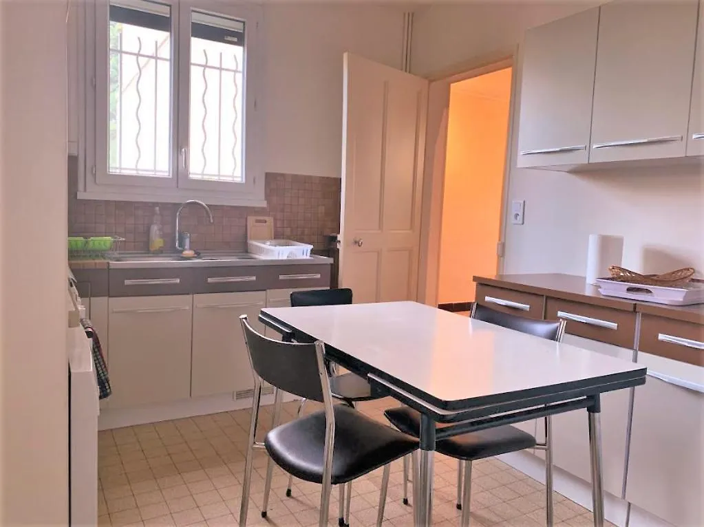 La Provencale Villa Orange  0*, Orange (Vaucluse)