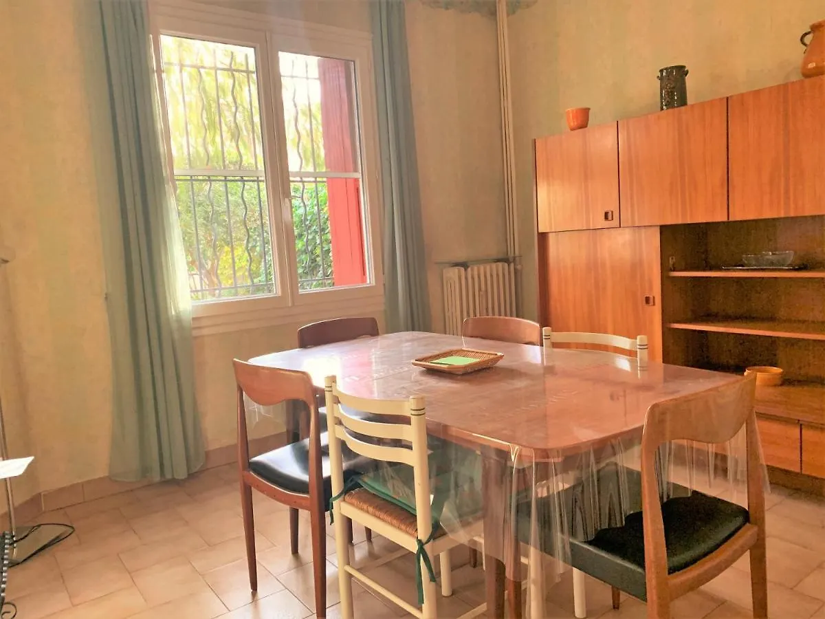 La Provencale contacts